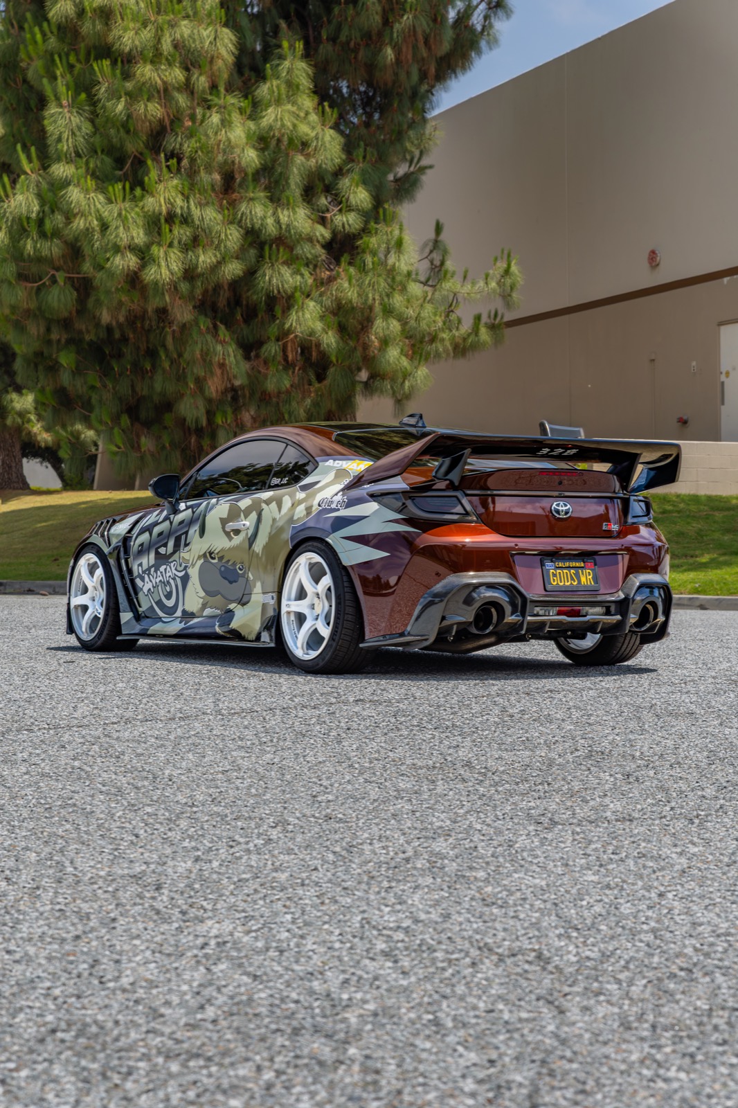 Rear three-quarter — GR86